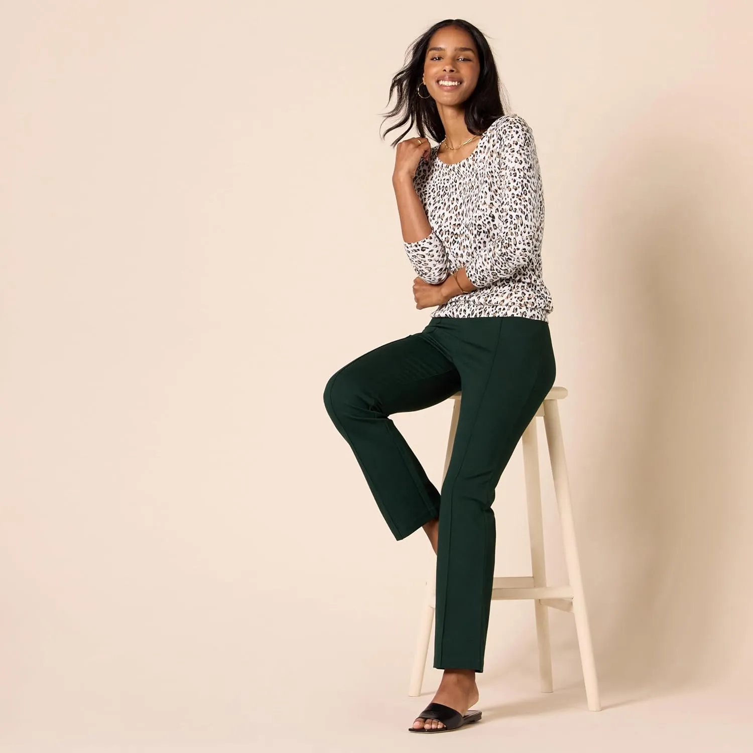 Amazon Essentials Women's Ponte Pull-On Mid Rise Ankle Length Pants